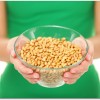 生理前の腰痛はホルモンが影響している？大豆製品に含まれるイソフラボンを積極的に摂ると良い？