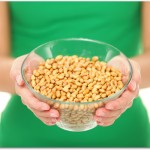 生理前の腰痛はホルモンが影響している？大豆製品に含まれるイソフラボンを積極的に摂ると良い？