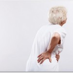 高齢者にオススメの腰痛体操は？背骨を丸くせず腹筋と背筋を鍛えると良い？